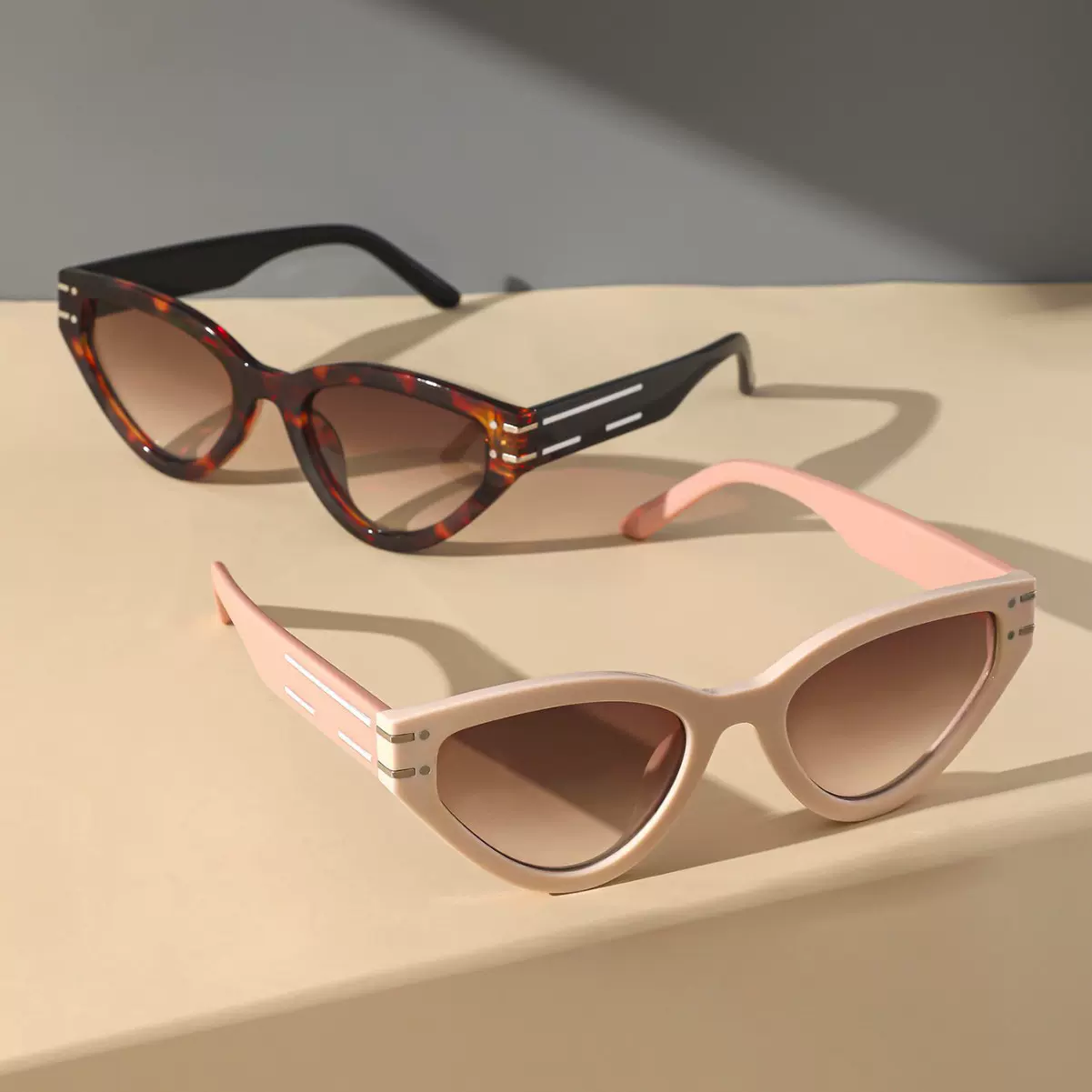 2025欧美新款玳瑁优雅前卫太阳镜猫眼双色小框复古墨镜高级感眼镜