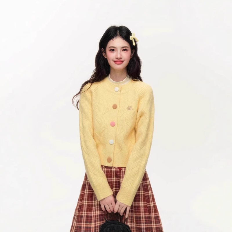 Original Sweet Twisted Flower Embroidered Color Buckle Short Sweater Cardigan Raglan Slim-fit Chic Autumn Knitted Top