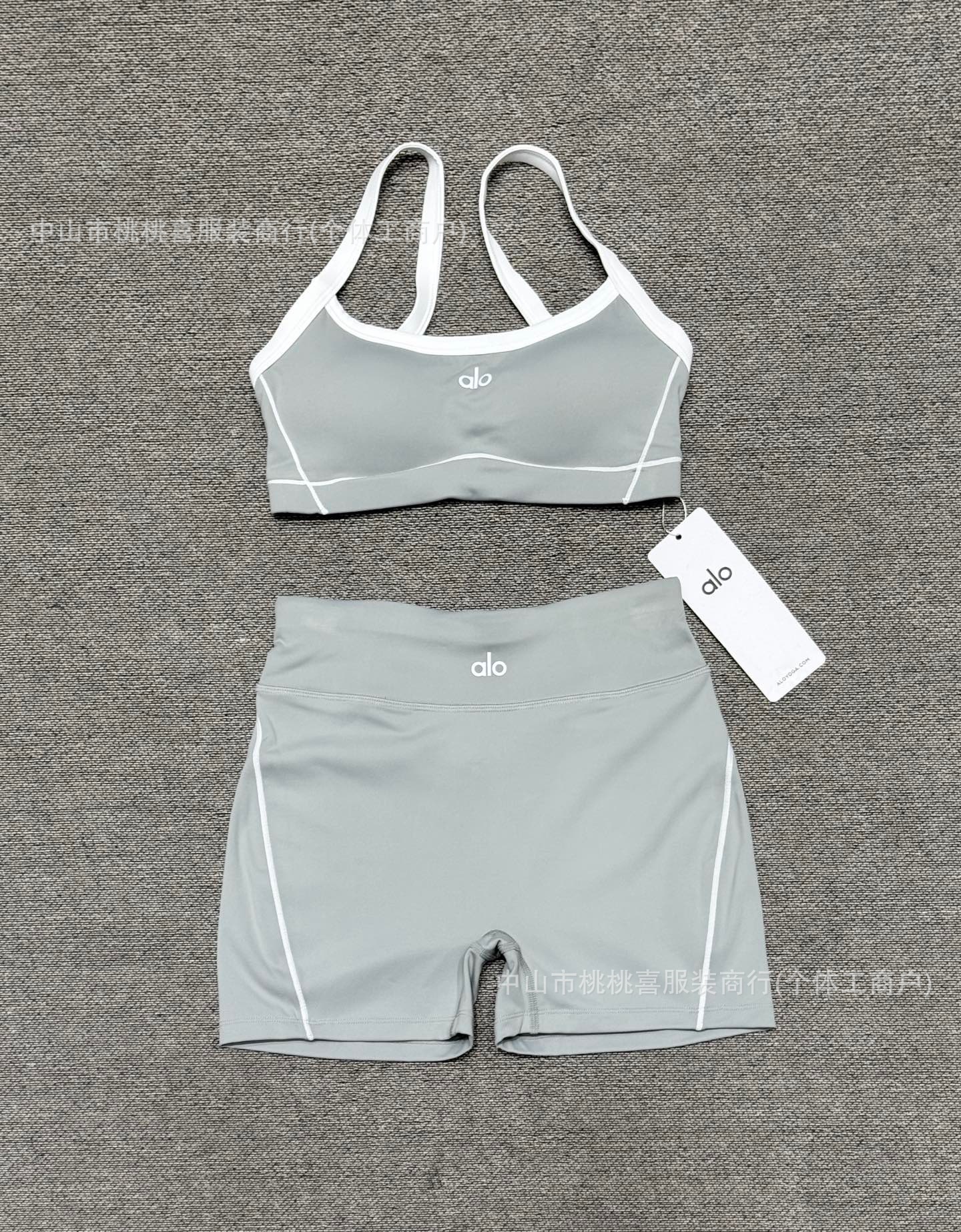 Inventario desnudo de alta elasticidad yoga conjunto de sujetadores de cintura de elevación de cadera línea de acondicionamiento de forma pantalones cortos de ejercicio al aire libre para mujeres