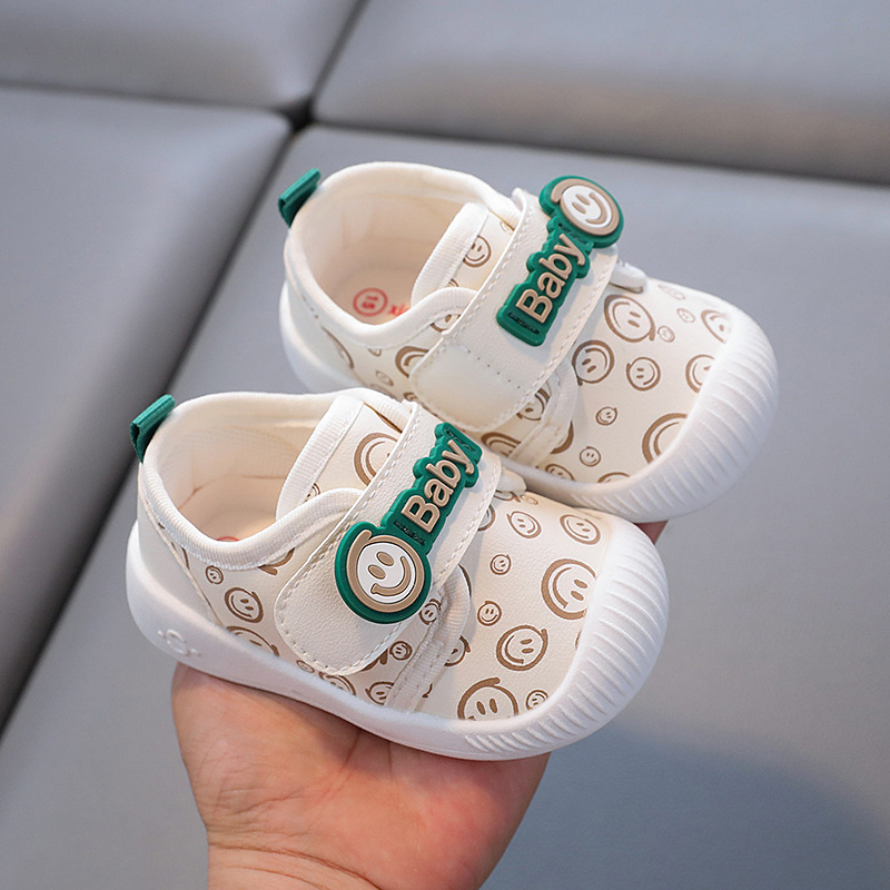 Zapatos de bebé otoño tesoro femenino suela suave 0-1 a 2 años caminando Baotou anti-colisión niños pequeños dibujos animados zapatos de bebé para hombres