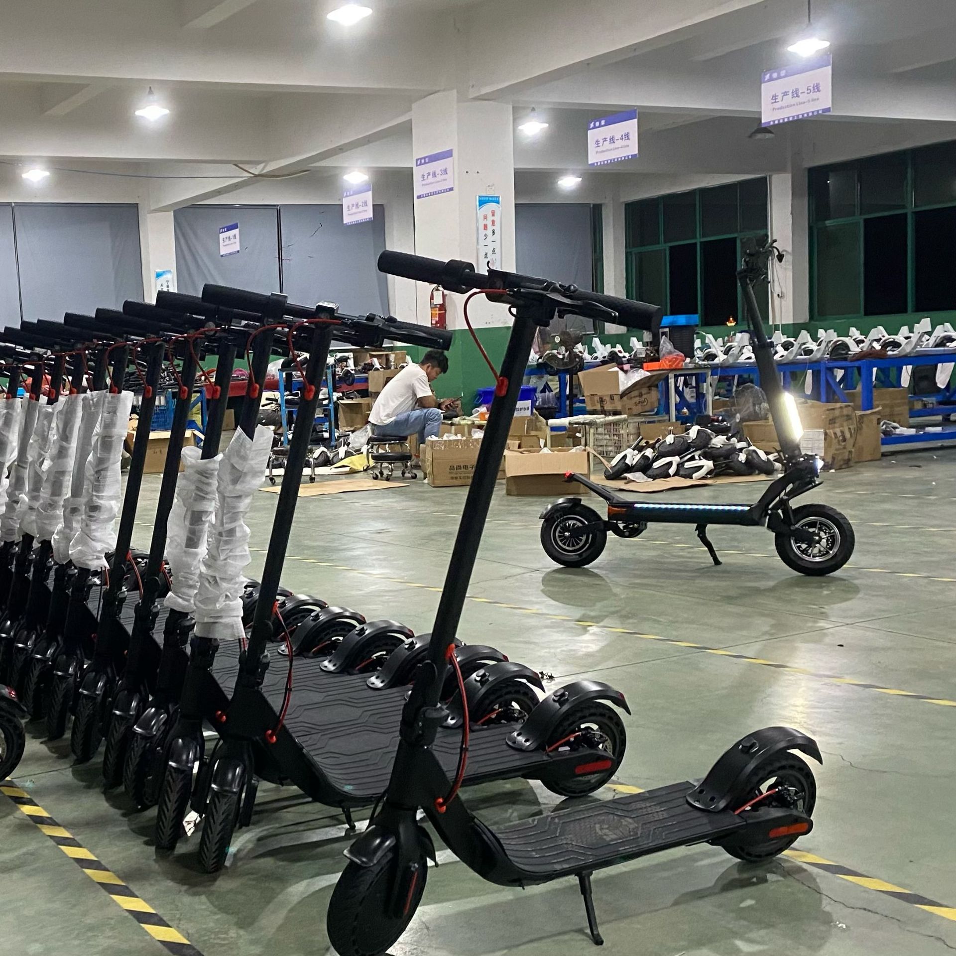 F10 electric scooers 8.5寸成人电动滑