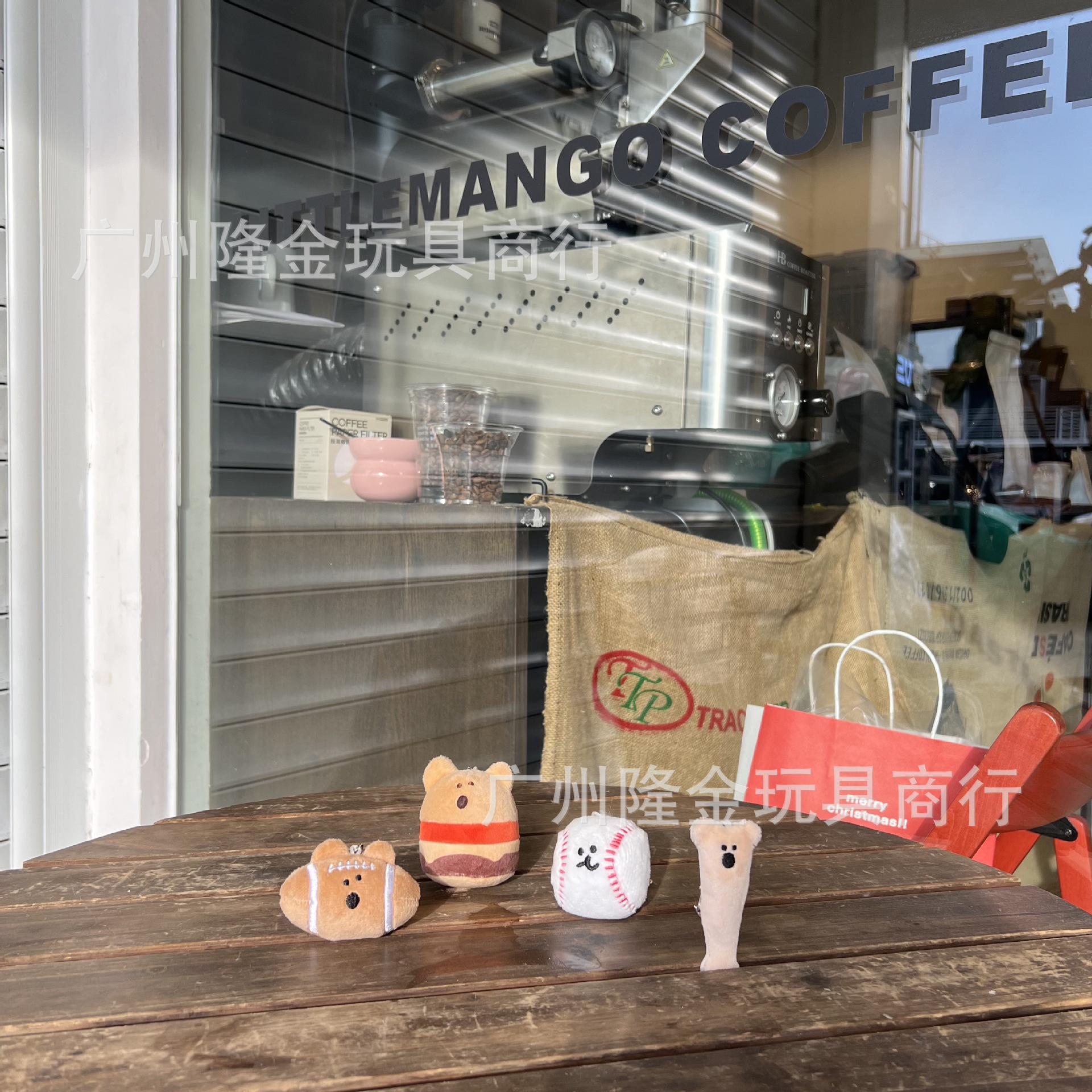 现货dinotaeng棒球橄榄球汉堡柿子椒熊考拉熊毛绒公仔挂件抓娃机