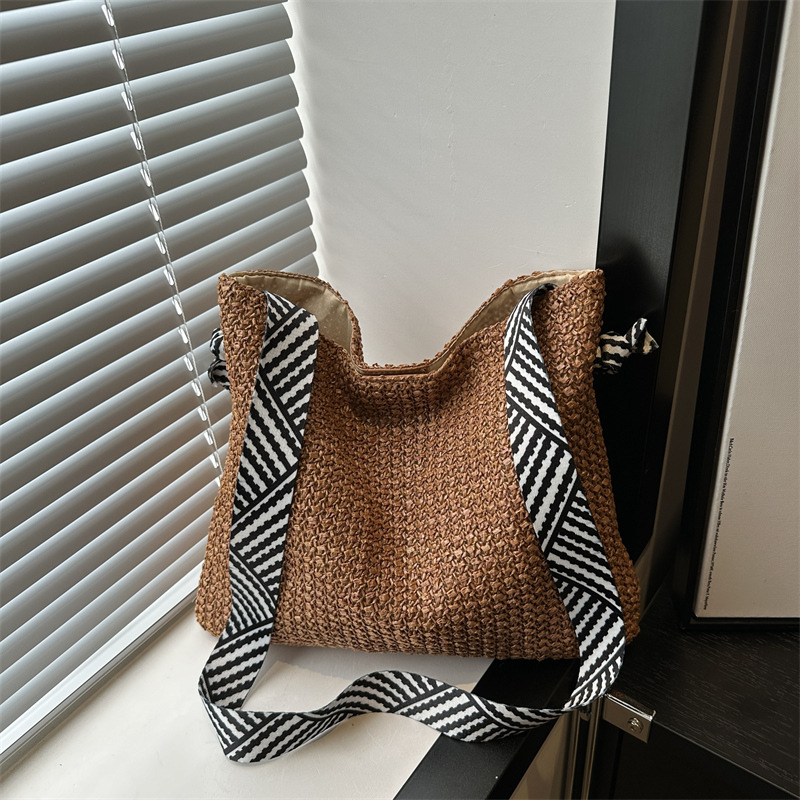 autumn large capacity straw woven bag women 2024 new fashion vacation beach shoulder bag simple commute tote bag