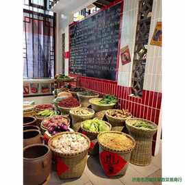 饭店怀旧门口竹筐装饰陈列竹编摆放篓子竹皮箩筐蔬菜展示道具明档