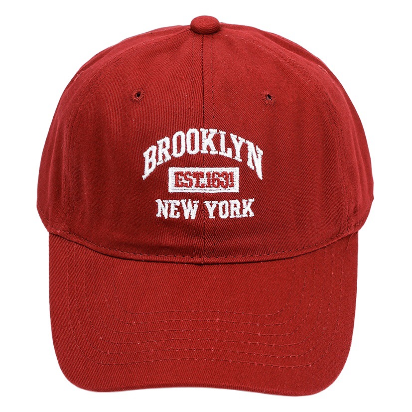Letra gorra de béisbol de las mujeres cara de aspecto pequeño Otoño e Invierno 2023 nueva moda casual versátil gorra de pico rojo