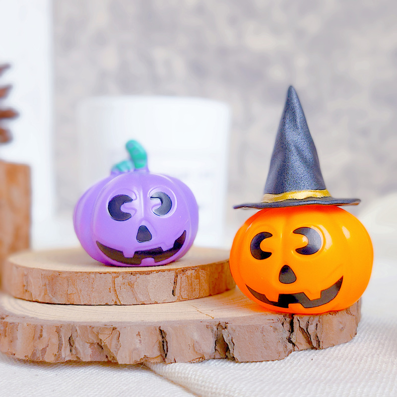 Fábrica directa de Halloween moldeado por soplado de plástico calabaza decoración de mesa DIY juguetes para niños una variedad de regalos para niños