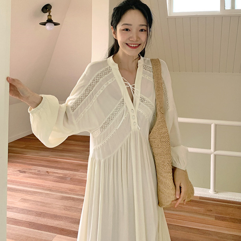 韩国chic秋季法式复古系带V领拼接镂空蕾丝花边长袖连衣裙长裙女