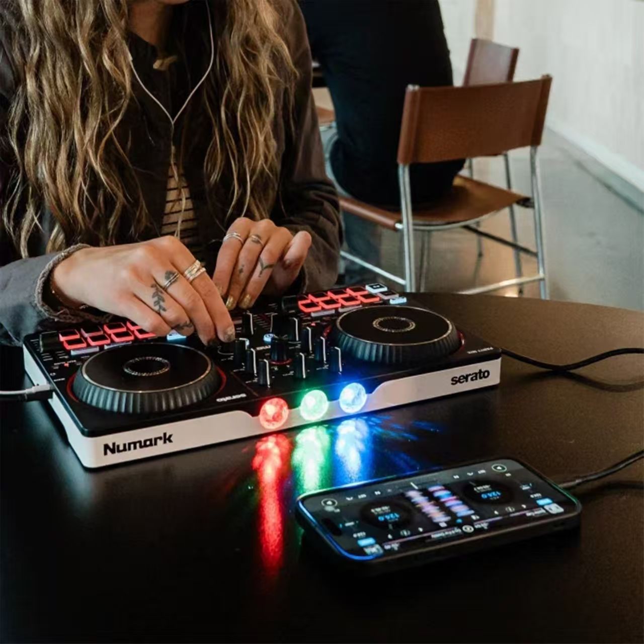 Controlador de DJ Todo en Uno PARTYMIX 2 Compatible con Serato DJ Lite image 3