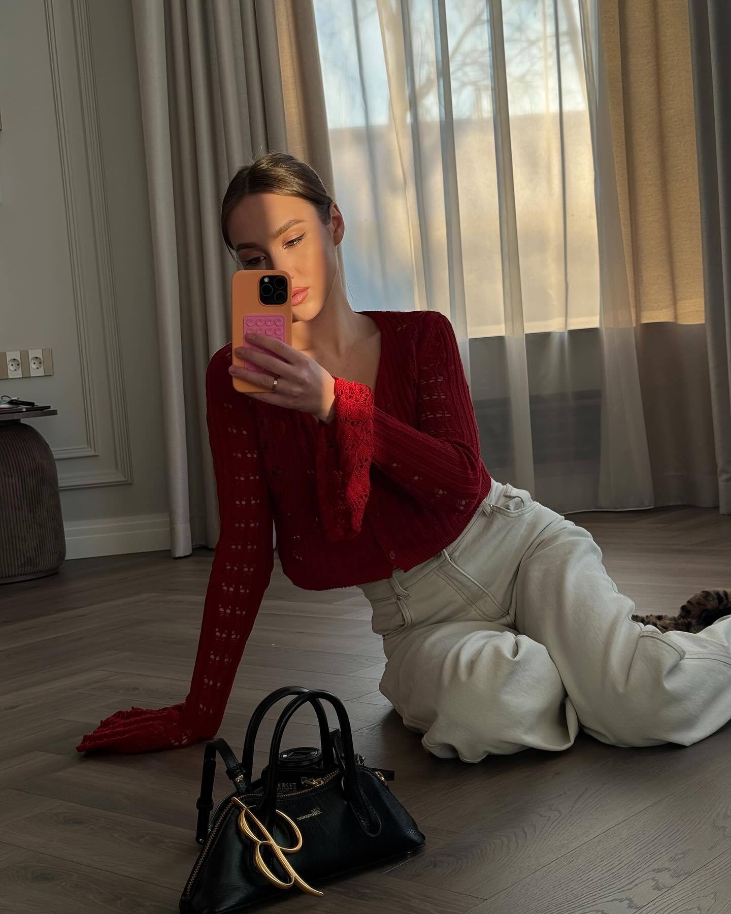 Women's Hollow-out Cardigan Long-sleeve V-neck Solid Colour Top_voghion.com