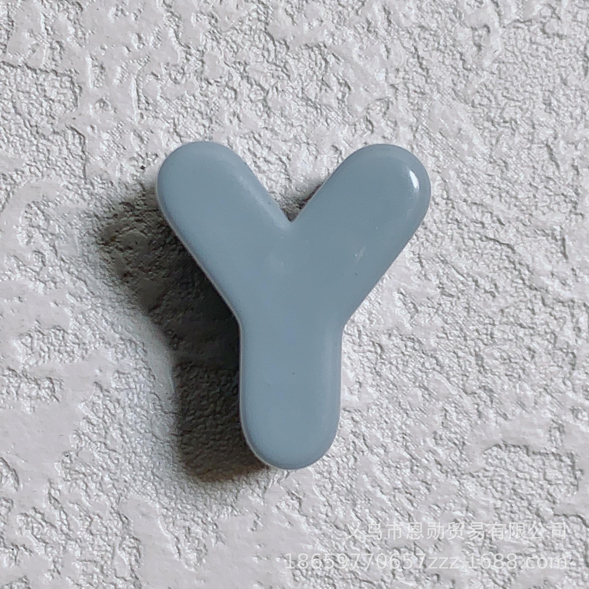 Y (gray)