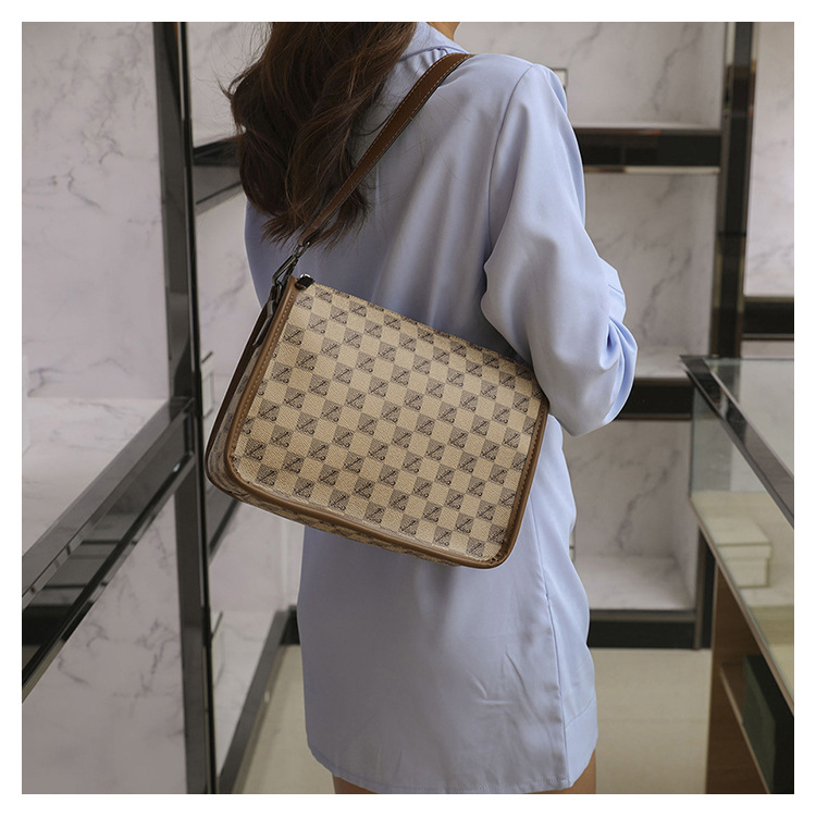 Netizen Women's 2024 New Popular Fashion Print Crossbody Small Square Versatile Broadband Shoulder Pea Bag_voghion.com