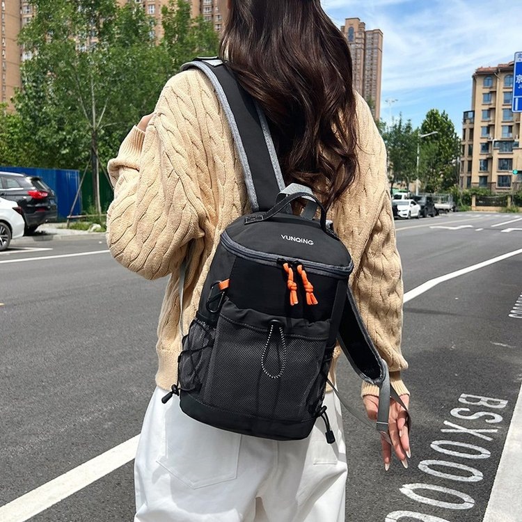 双肩登山轻便旅行包