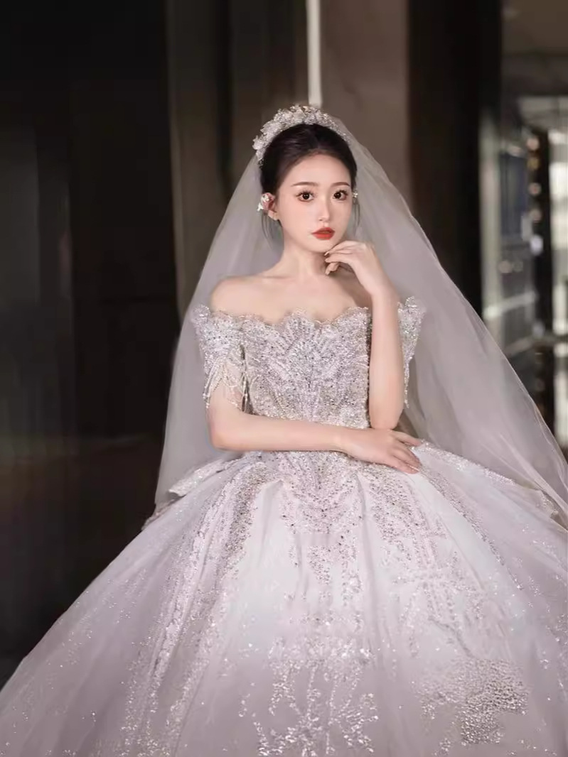 Francia vestido de novia principal 2026 nuevo vestido de novia principal textura alta una palabra hombro industria pesada gran tamaño pequeño D112