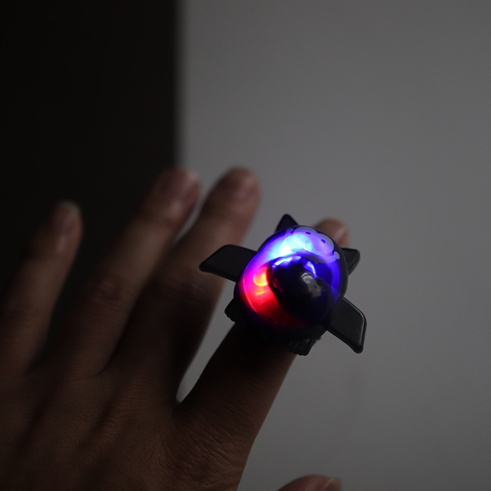 Halloween luminoso anillo plástico calabaza luz anillo murciélago cráneo anillo niños truco anillo de juguete