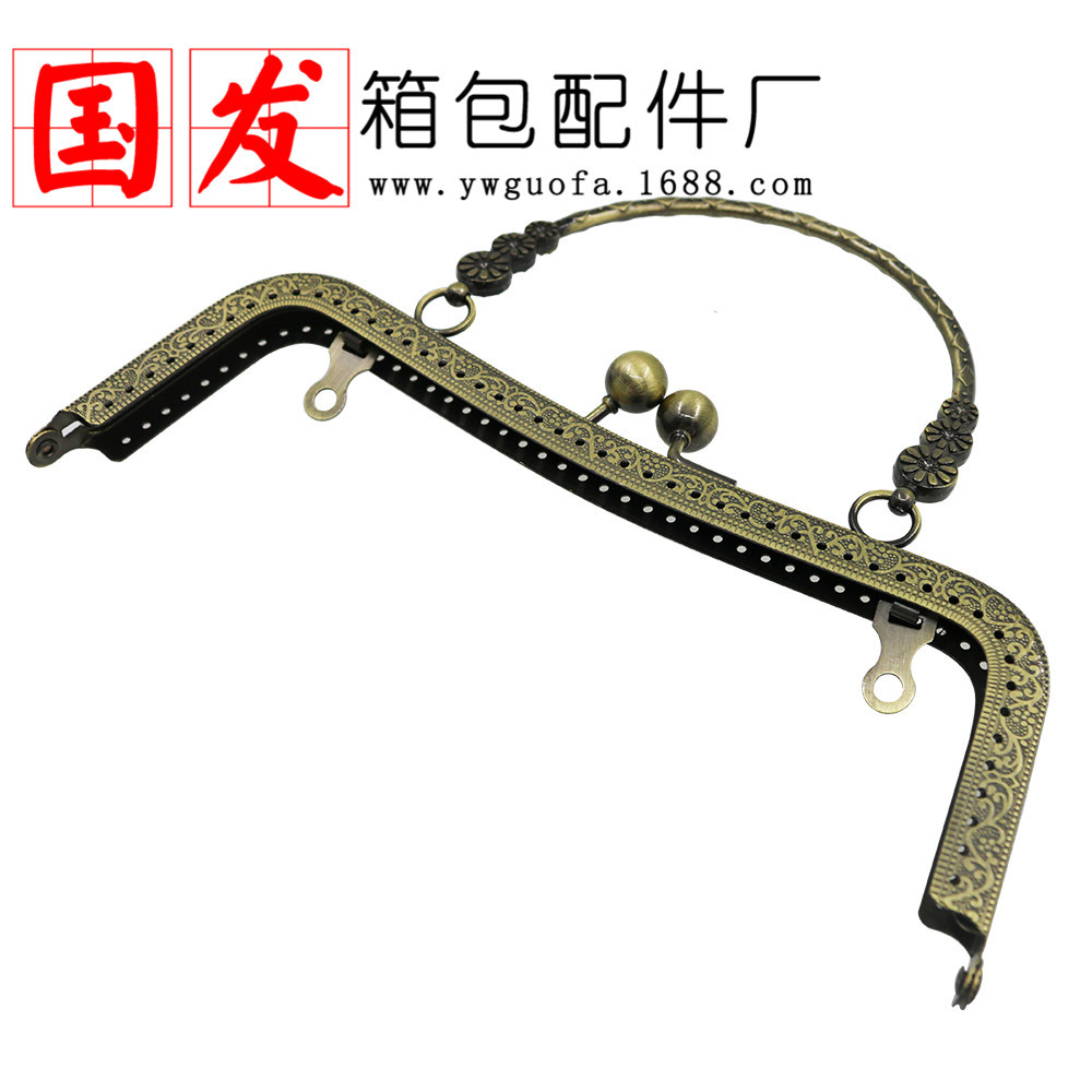 [Nuevo]: 20cm cintura cóncava en relieve tres flores mano mano oro diy con mano oro broche al por mayor