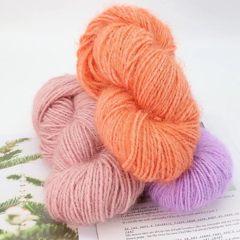 新品松鼠纱中粗合股毛线亮丝双面绒手编围巾帽子披肩工艺品粗毛线