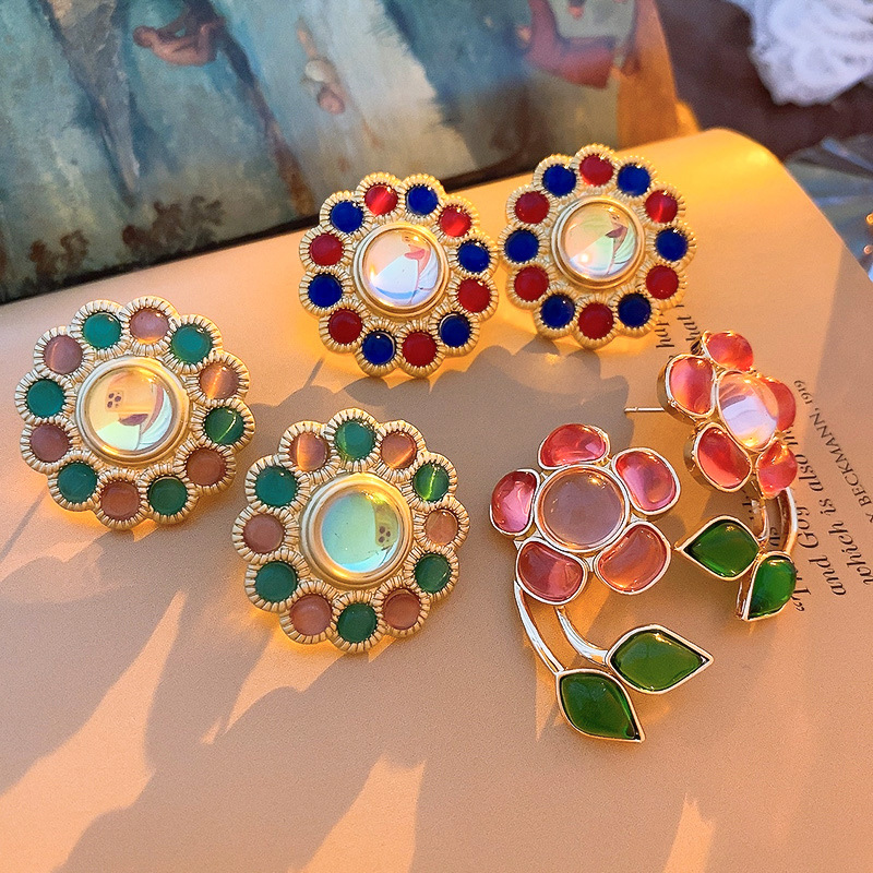 Retro Flower Resin Copper Inlay Opal Ear Studs 1 Pair