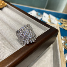 ��shi��ͬ���ָ�p�ݝM��ʯ�_�ڽ�ָŮ����ˮ��荕r��ָ�h����