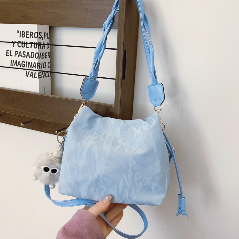Este año popular bolso de balde de mujer 2025 nuevo nicho de diseño bolso de hombro bolso de cadena