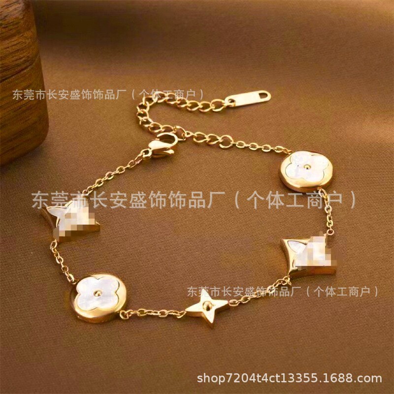 Full Titanium Steel Bracelet with Four-Leaf Clover Design, Round and Square Shapes, Exquisite and High-End Feel, Lucky Clover Style Bracelet for Women