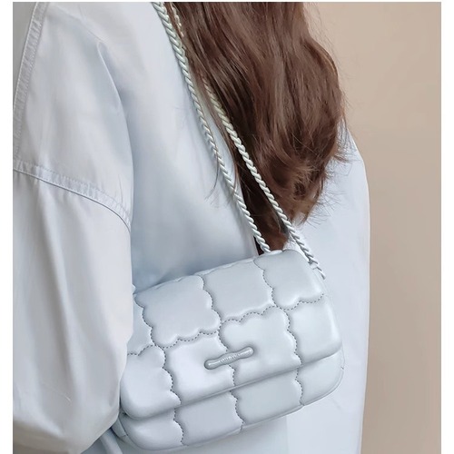 Niche design chain bag for women 2024 summer new fashion versatile one-shoulder crossbody bag for women small fragrant style women's bag