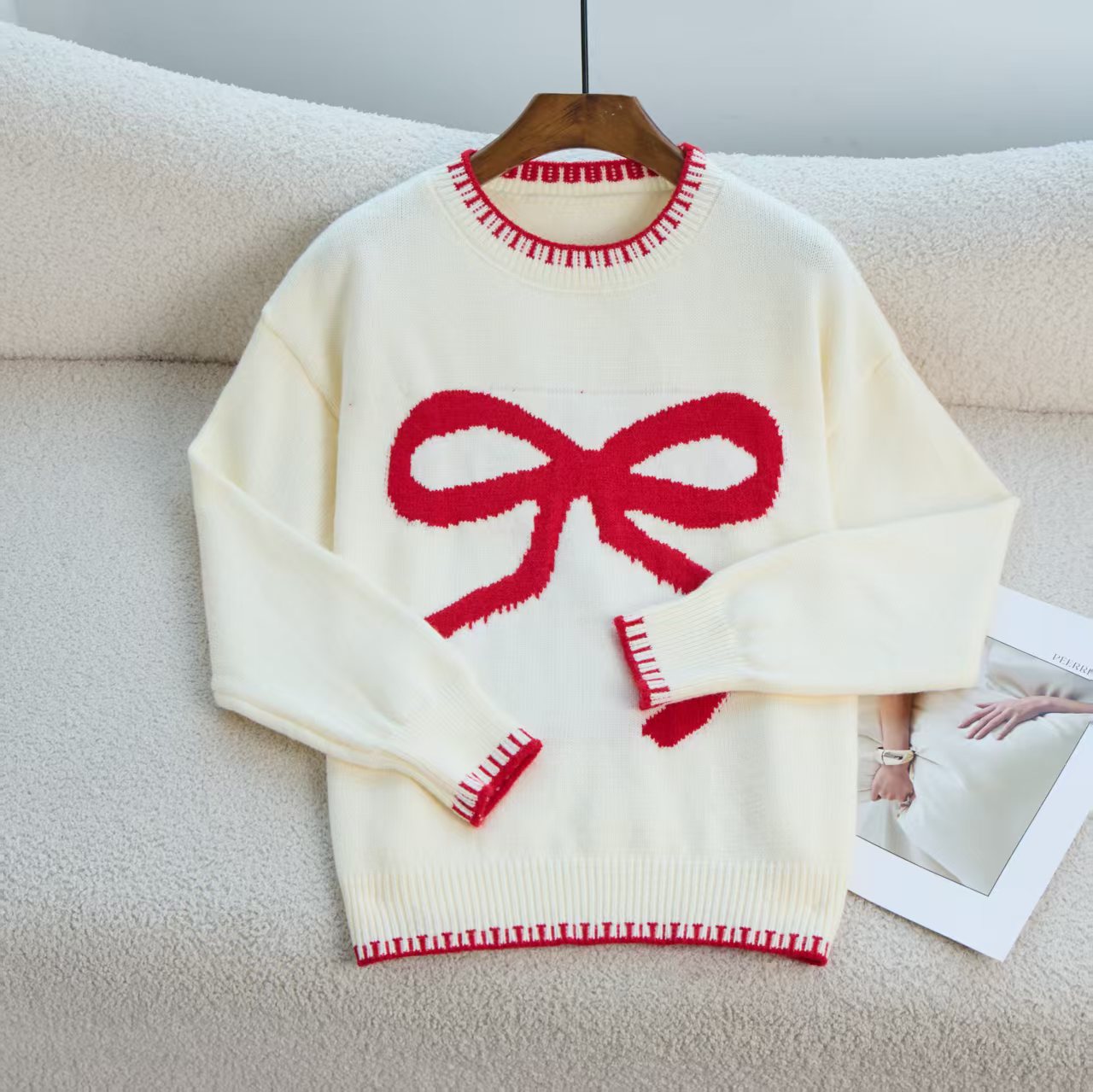 Amazon estación independiente otoño y invierno transfronterizo dulce versátil suelta larga manga de cuello redondo camiseta de punto de Navidad suéter mujer