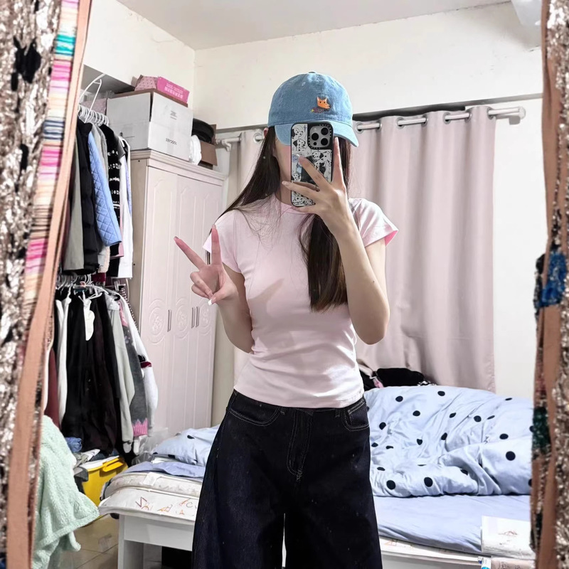 T-Shirt with Slim Fit and Flattering Design, New Summer Style, Sweet and Spicy Short-Sleeve, Tight-Fitting, Regular Shoulder Women's Base Shirt, Versatile