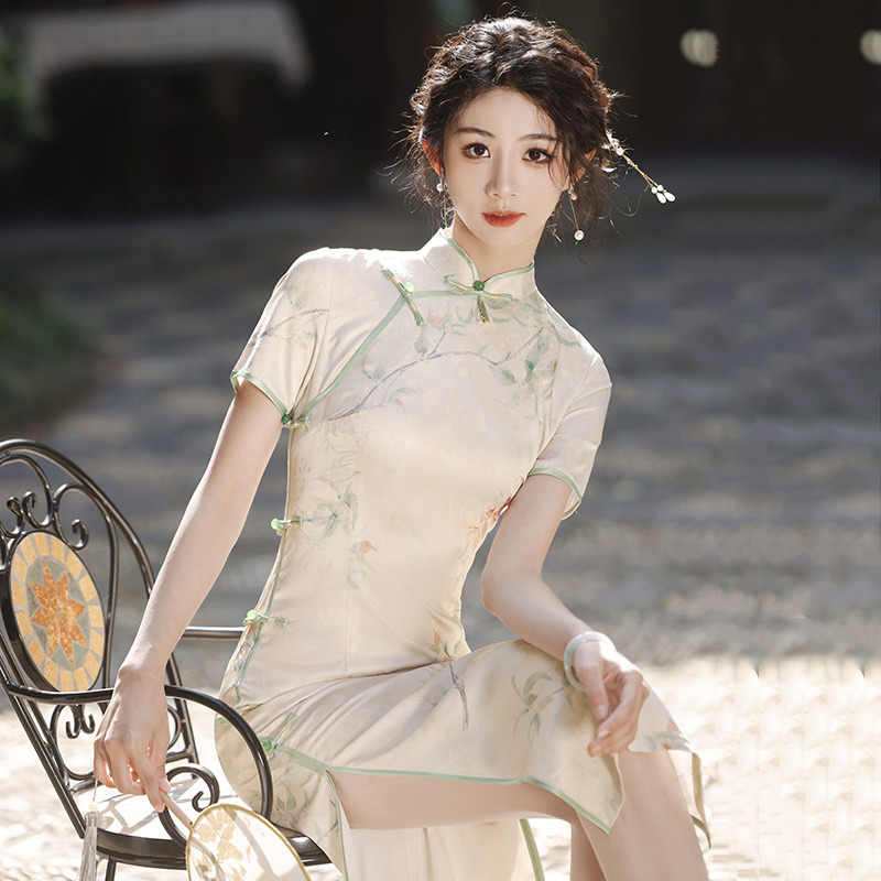 國風中式長款改良旗袍2025新款年輕款女日常可穿復古修身短袖走秀