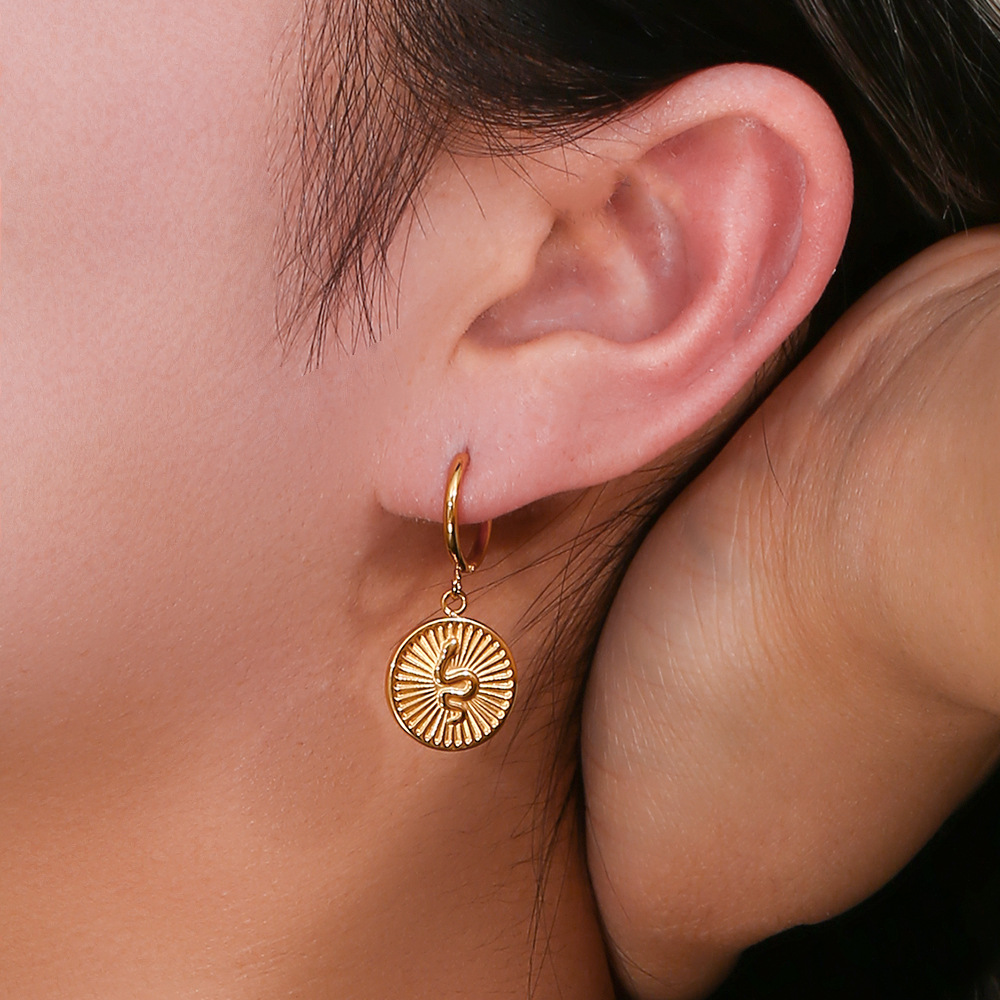 Fashion Carved Ear Hoop Jewelry Stainless Steel Plated 18k Gold Snake Coin Pendant Earrings display picture 5