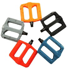 宽厚山地自行车防滑塑料脚蹬子 表演车滚珠脚踏 折叠车彩色