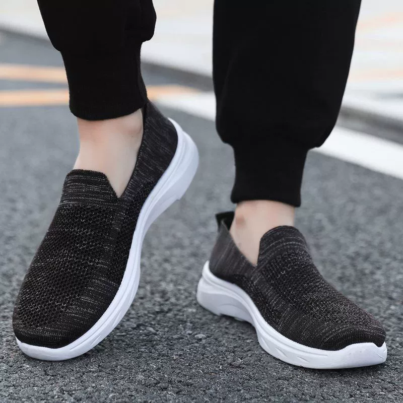 2025 Парные стильные дышащие слипоны Flyknit для ленивых, универсальные прогулочные туфли для папы и мамы