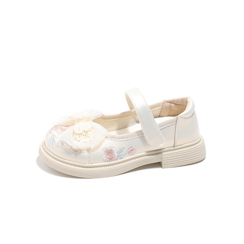 Zapatos de cuero para niñas estilo nacional zapatos de estilo chino primavera 2025 nuevos zapatos bordados para niños arco de la princesa zapatos de moda