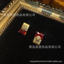 西洋中古铜镶红色莱茵石狮子设计耳饰小款复古做旧金日常百搭