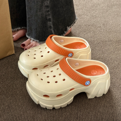 Ultra-thick-sole light plate hole shoes for women, sweet and cool fashionable high heels, platform heels and half slippers, toe-toe beach sandals for summer