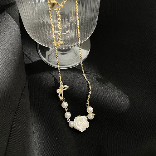 Vintage Super Fairy Rose Flower Necklace~ Spring New Ins Minority Butterfly Pearl Lockchain Choker Necklace for Women