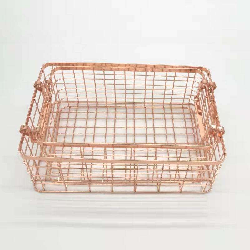 Cesta de almacenamiento de estilo nórdico con manijas Cesta de almacenamiento de hierro dorado Cesta de almacenamiento de marco de almacenamiento de gran capacidad de oro rosa