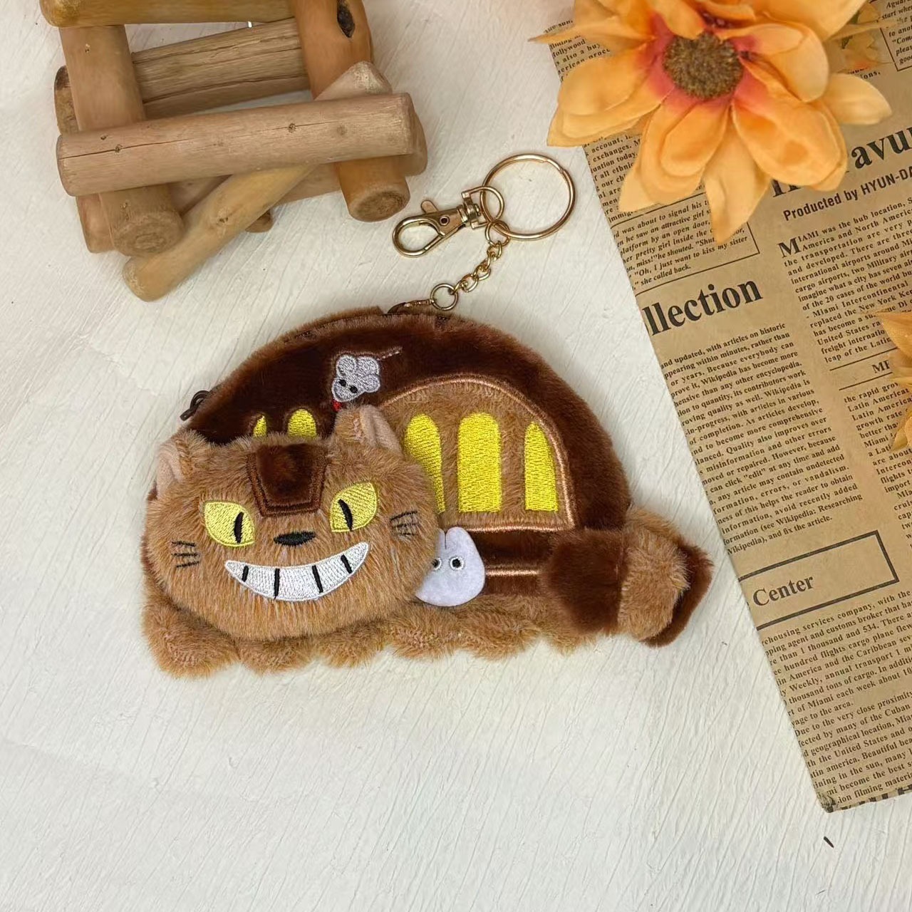 Monedero de Peluche Autobús Gatuno, Peluche Corto y Esponja