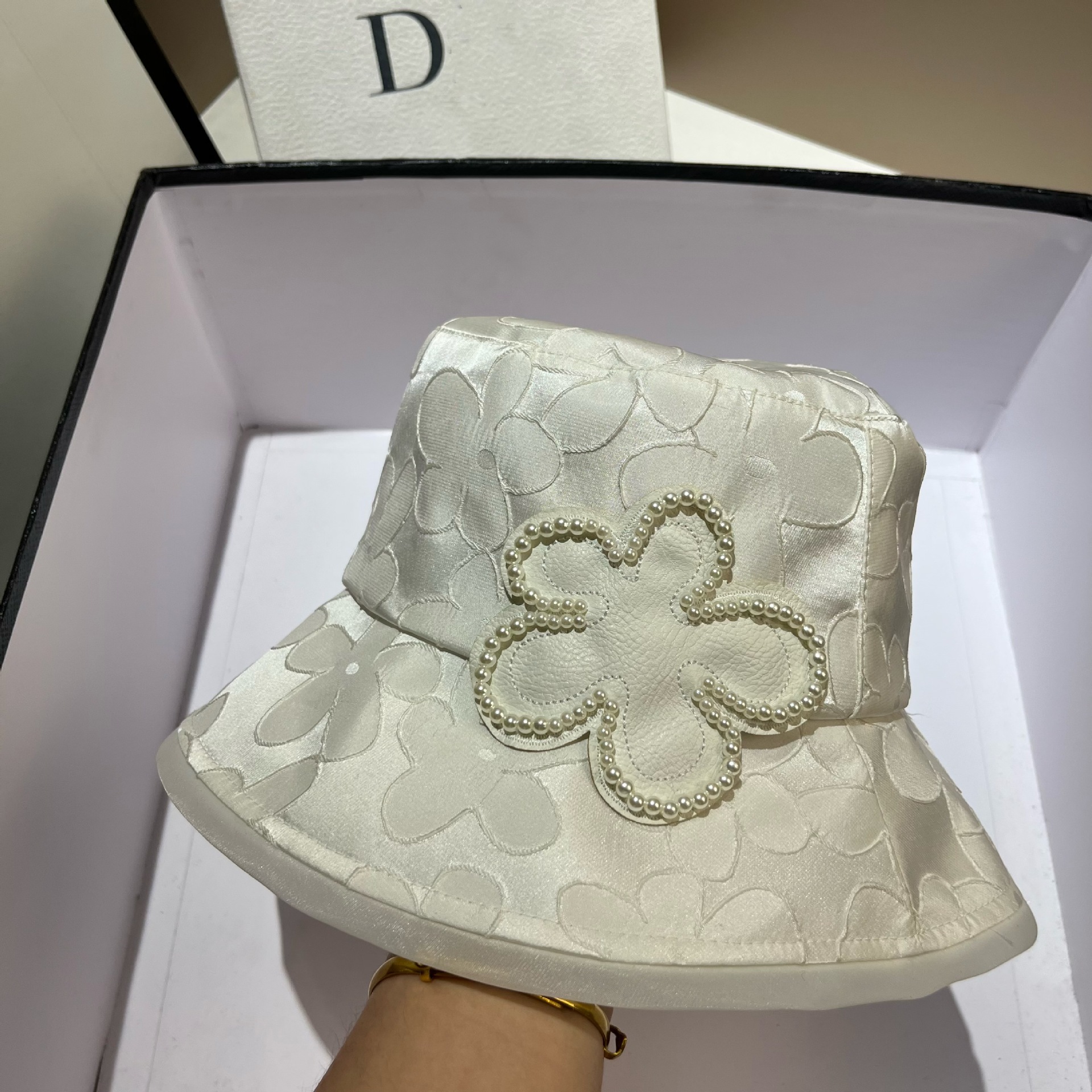 Korean version of ins small fragrant wind pearl flower casual fisherman fashionable spring/summer embroidered jacquard_voghion.com