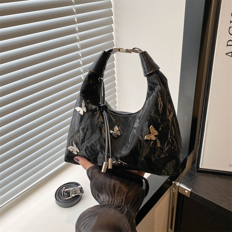Bolso pequeño de mariposa de nueva colección otoño 2025, bolso de mano de moda y elegante, versátil, de calidad, para el trabajo, con estilo y bandolera.