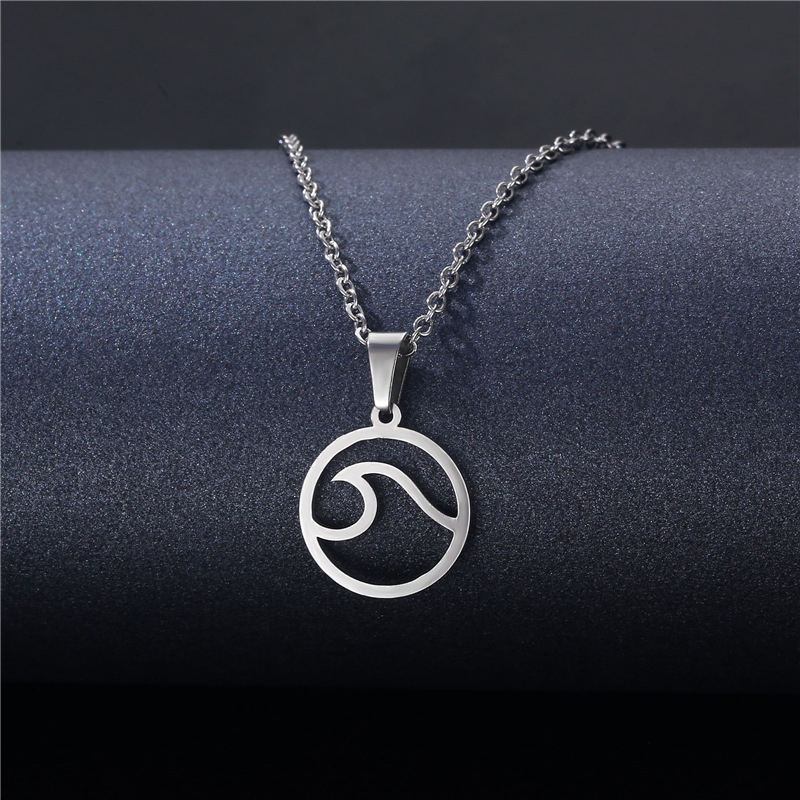 Wholesale Jewelry Stainless Steel Hollow Geometric Tag Necklace Nihaojewelry display picture 7