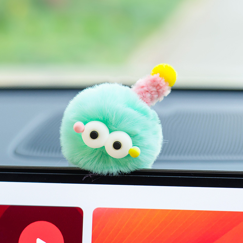 Decoración de pantalla de control central para automóviles Espejo retrovisor caricatura lindo peluche pequeño monstruo bola de pelo joyas de automóviles Decoración