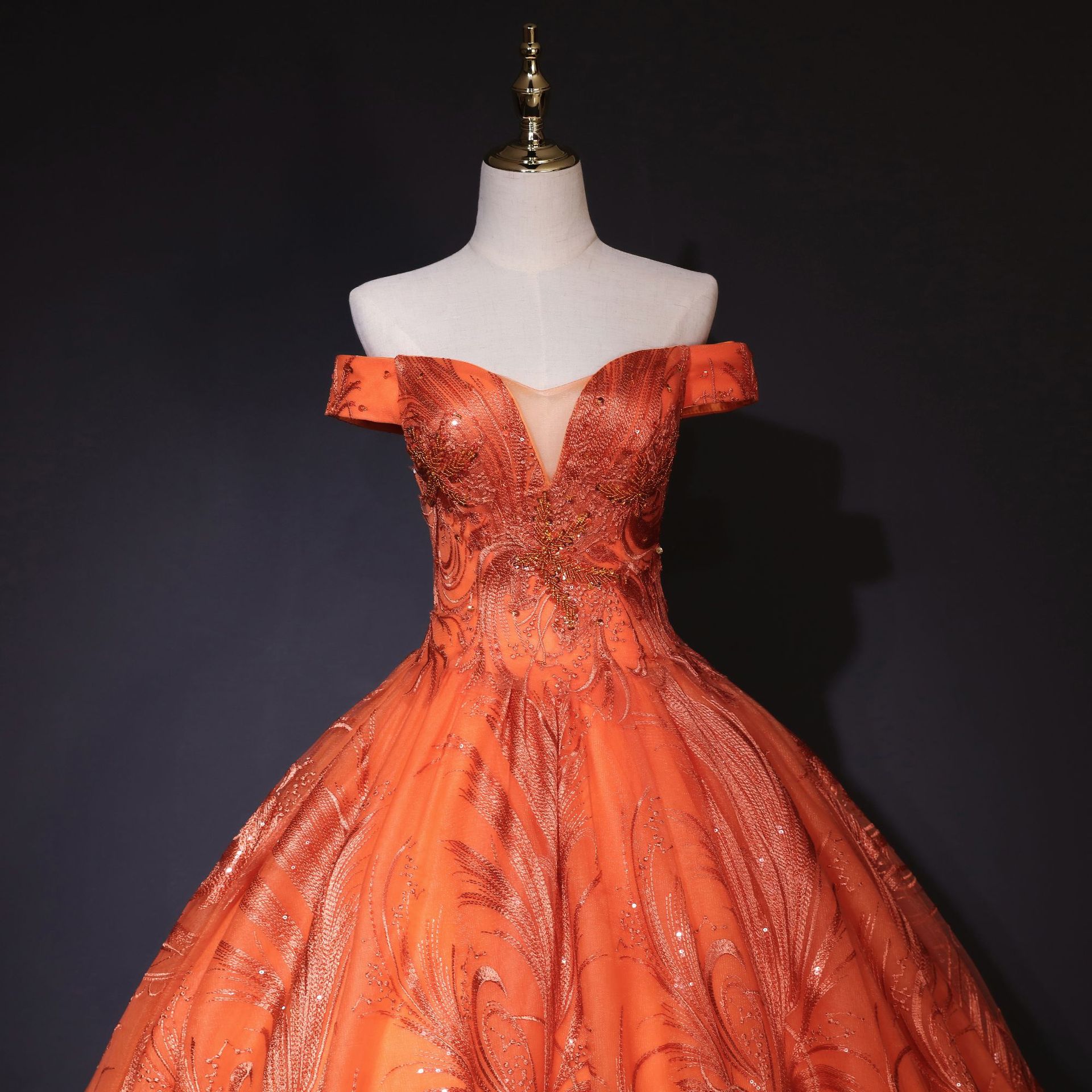 Damenbekleidung Farbiges Garn 2024 Braut Solo Kunst Prüfung Bühnenauftritt Puffrock Eine Schulter Schlankes Bankettkleid Versorgung_voghion.com