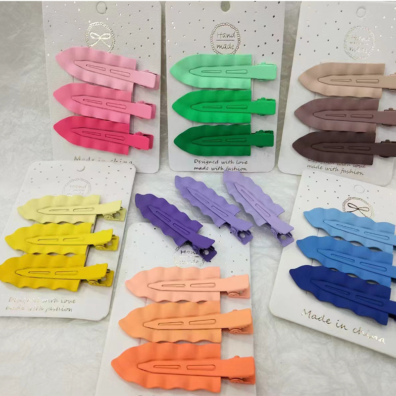 3 piezas ~ Pinzas para el cabello con diseño de ondas, metal mate, accesorios coreanos coloridos para flequillo, pinzas para el cabello laterales para maquillaje.