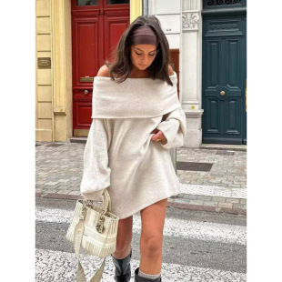 ���lŮ�b�ﶬ��Ů�bһ���I¶���Ը�������ɫ���^ë��A35281