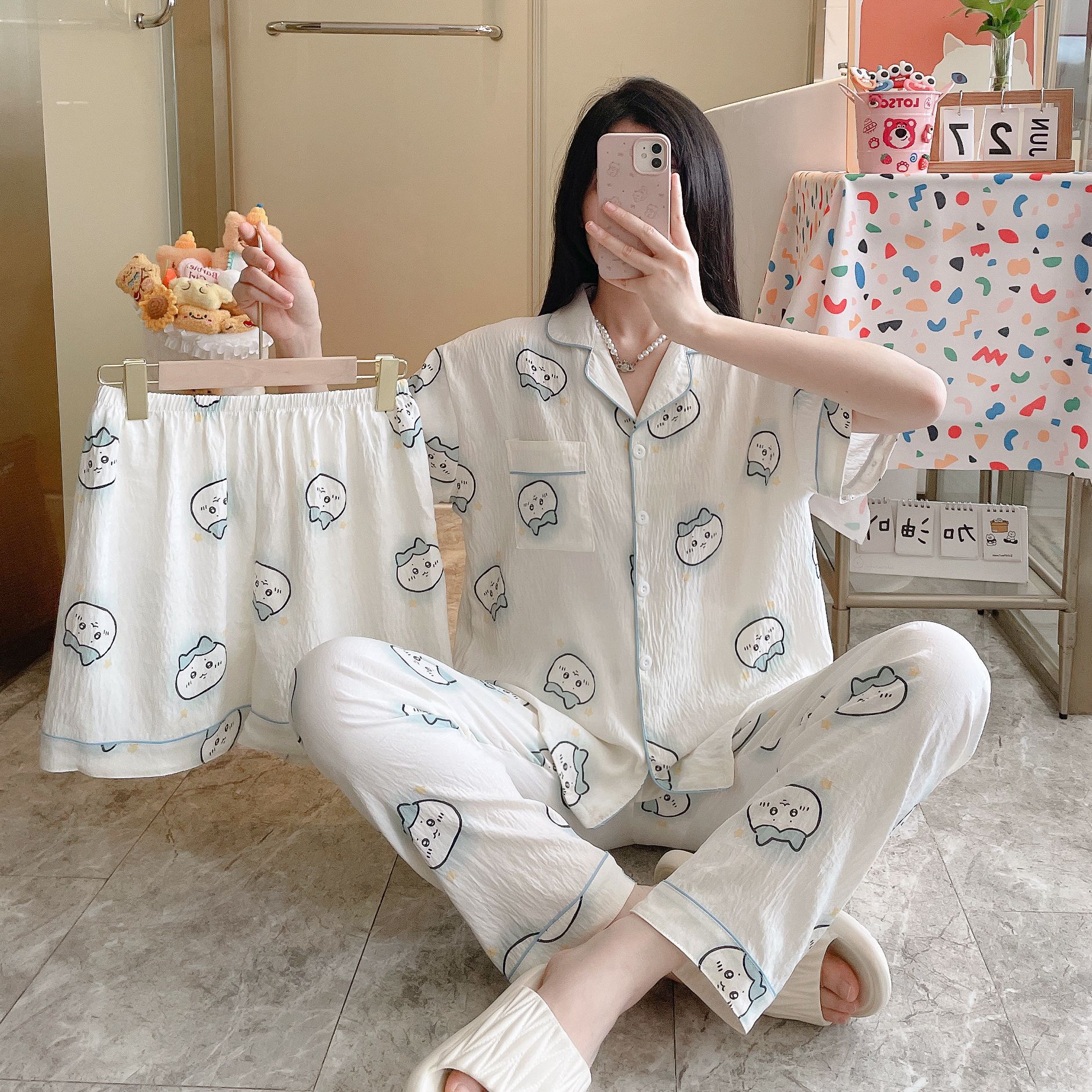 Empaquetado fuera de una sola nube pijamas de algodón de tres piezas para mujer verano dulce pantalones cortos de manga corta ropa de dibujos animados para el hogar