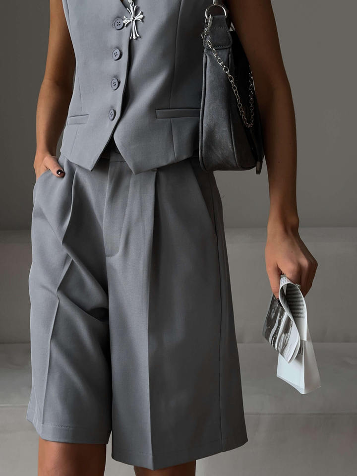 Bộ vest nữ áo gile cổ V cài khuy một hàng kèm quần short ống thẳng — Màu trắng, Màu xám, Màu đen (thêm mới) chi tiết 12
