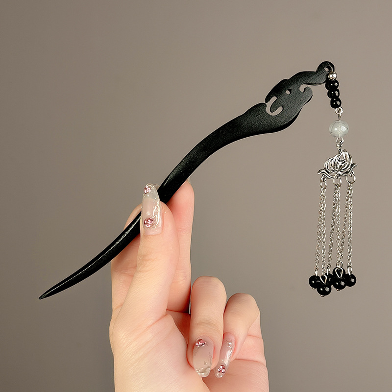 Lotus Fringed Hairpin