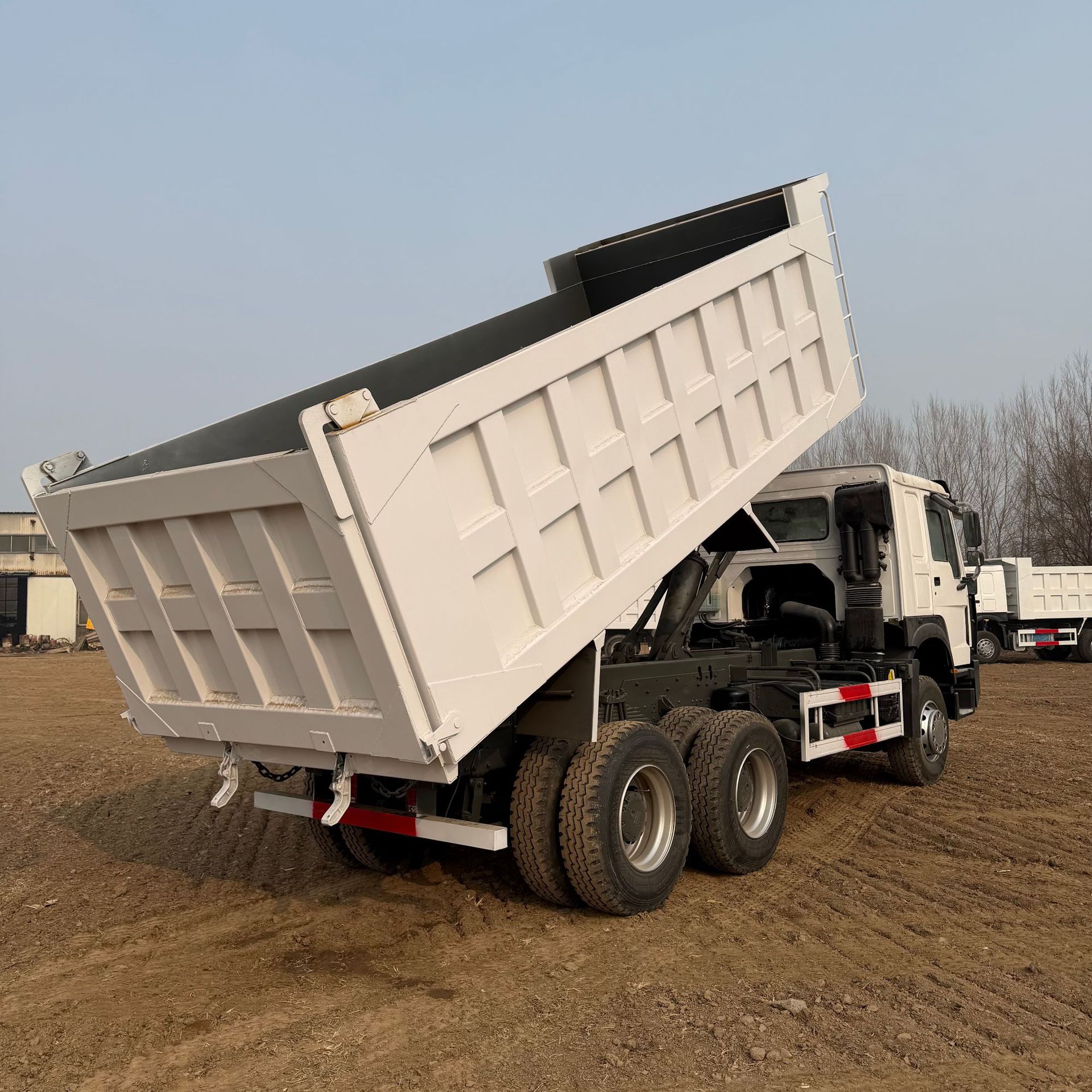 Export Cross-Border African Used Truck Howo Reinforced Bumper Rear Flip 371 Horsepower 6X4 Dump Truck