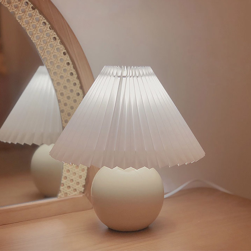 北欧ins奶油色百褶台灯复古Vintage韩国多色书桌装饰婚房床头台灯