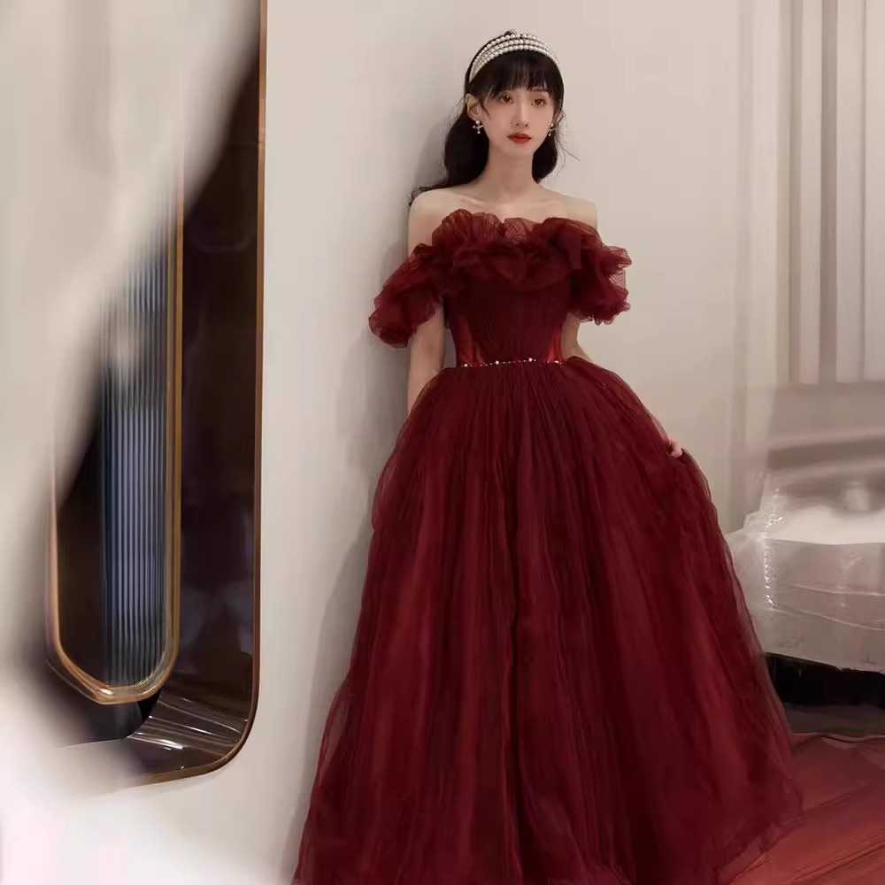 2026 New Style One-Shoulder Fairy-Like Red Wedding Heavy-Duty Evening Dress for Women Autumn/Winter